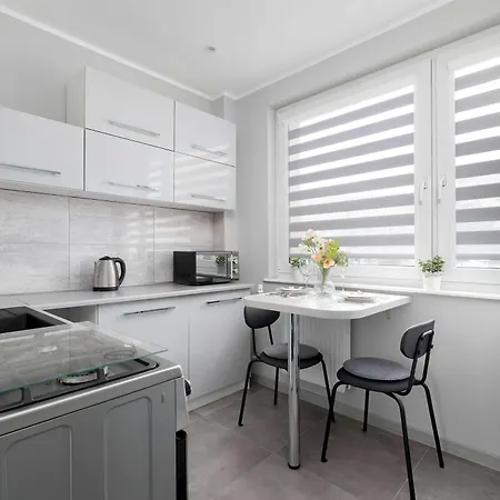 Bright Bardowskiego In Perfect For Remote Work By Renters *