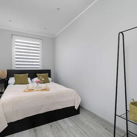 Bright Bardowskiego In Perfect For Remote Work By Renters