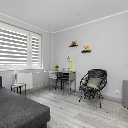 Bright Bardowskiego In Perfect For Remote Work By Renters *