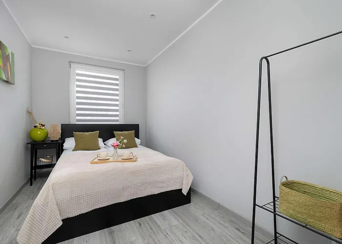 Bright Bardowskiego In Perfect For Remote Work By Renters